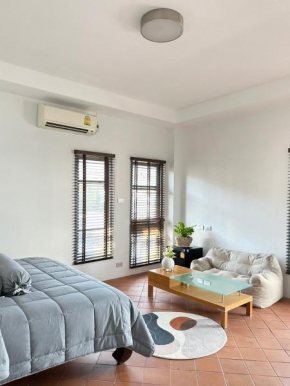 After-Grad Poshtel